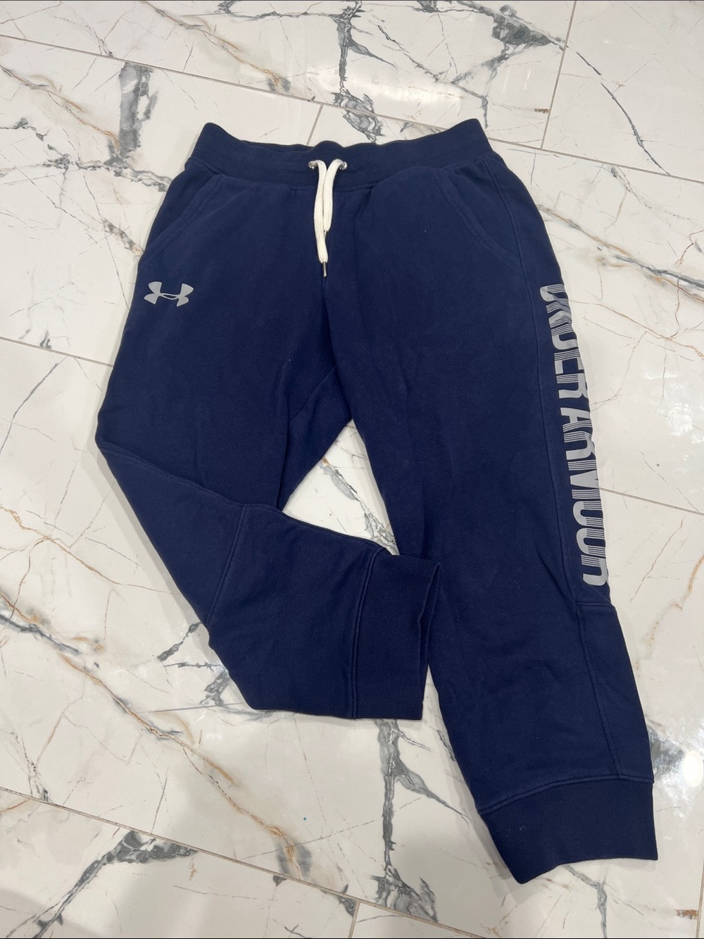 Under Armour Navy women’s cropped Joggers with Side Script